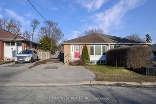 Semi-Detached House for Sale, 69 Harrison Dr, Newmarket, ON