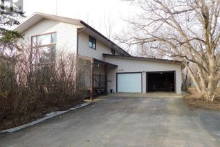 Detached House for Sale, 218 South Avenue, Coronach, SK