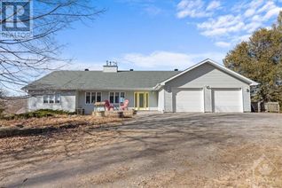 Bungalow for Sale, 8027 Parkway Road, Metcalfe, ON