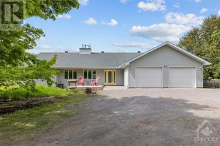 Detached House for Sale, 8027 Parkway Road, Metcalfe, ON