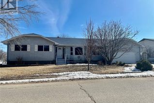 Detached House for Sale, 239 7th Street, Pilot Butte, SK