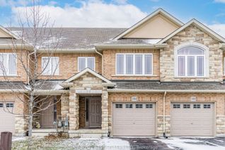 Freehold Townhouse for Sale, 104 Charleswood Cres, Hamilton, ON