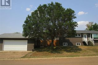 Detached House for Sale, 224 Crawford Avenue, Coronach, SK