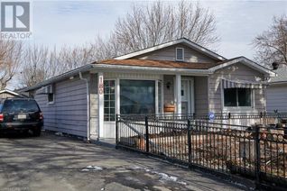 Detached House for Sale, 180 Traynor Avenue, Kitchener, ON
