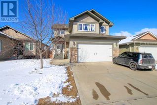 Detached House for Sale, 20 Vincent Close, Red Deer, AB