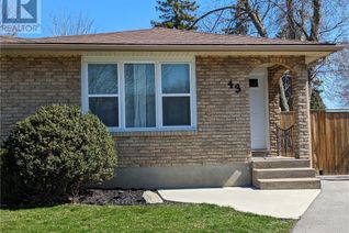 Semi-Detached House for Sale, 43 Greystone Crescent, St. Catharines, ON