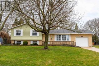 Detached House for Sale, 6805 King Street, Plympton-Wyoming, ON