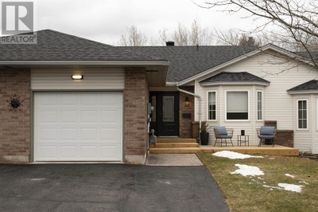 Semi-Detached House for Sale, 38 Village Ct, Sault Ste. Marie, ON