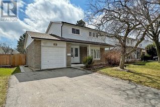 Detached House for Sale, 17 Boundy Cres, Toronto, ON