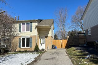 Semi-Detached House for Rent, 802 Greenfield Cres, Newmarket, ON