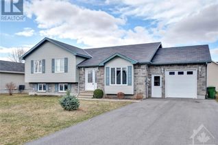 Raised Ranch-Style House for Sale, 13 Tabitha Crescent, Chesterville, ON