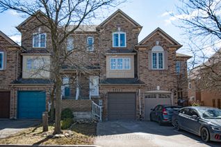 Freehold Townhouse for Sale, 11 Bowler St, Aurora, ON