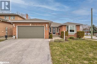 Detached House for Sale, 2 Charles Court, Barrie, ON