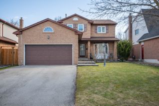 Detached House for Sale, 203 Willow Lane, Newmarket, ON