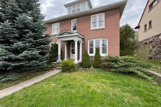 Detached House for Rent, 76 Toronto St #Main, Barrie, ON
