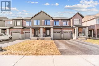 Freehold Townhouse for Sale, 653 Putney Crescent, Ottawa, ON