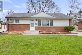 Detached House for Sale, 3590 Roxborough Avenue, Windsor, ON