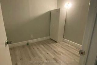 Detached House for Rent, 206 Carlton St #106, Toronto, ON