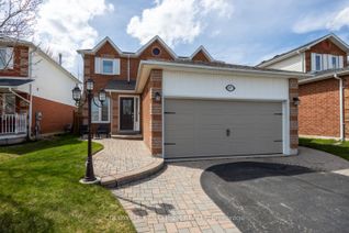 Detached House for Sale, 87 Hooper Sq, Clarington, ON