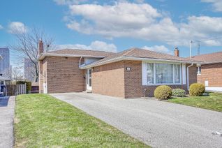 Detached House for Sale, 19 Manorglen Cres, Toronto, ON