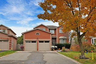 Detached House for Sale, 722 Firth Crt, Newmarket, ON