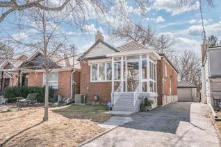 Detached House for Sale, 261 John St, Toronto, ON