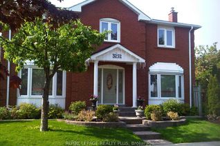 Detached House for Sale, 3252 Pilcom Cres, Mississauga, ON