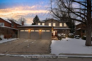 Detached House for Sale, 19 Montgomery Sq, Brampton, ON
