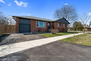Detached House for Sale, 19 Rayside Dr, Toronto, ON
