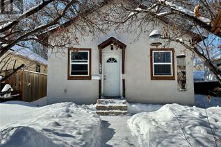 Detached House for Sale, 207 K Avenue S, Saskatoon, SK