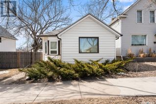 Bungalow for Sale, 872 5th Avenue Nw, Moose Jaw, SK