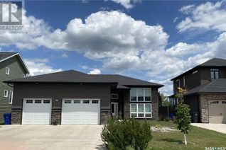 Detached House for Sale, 90 Shields Place, Weyburn, SK