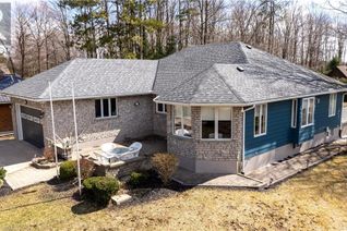 Detached House for Sale, 2 Sauble Woods Cres N, Sauble Beach, ON