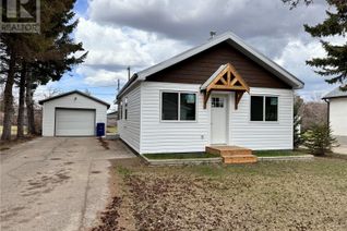Detached House for Sale, 704 B Avenue E, Wynyard, SK