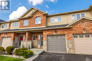 Freehold Townhouse for Sale, 33 Redcedar Crescent, Hamilton, ON