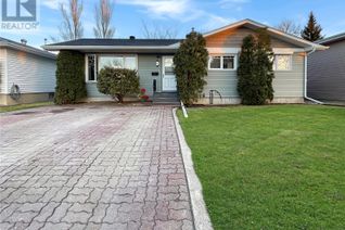 Bungalow for Sale, 451 Macdonald Drive, Swift Current, SK