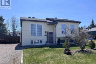 Detached House for Sale, 2 Laurier St, Marathon, ON