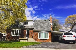 Detached House for Sale, 83 Lundy's Lane, Newmarket, ON