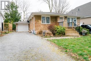 Bungalow for Sale, 10 Dixie Avenue, Niagara-on-the-Lake, ON