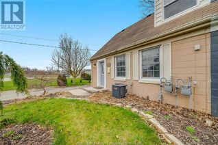 Semi-Detached House for Sale, 100 Dunn Avenue, Chatham, ON