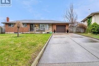 Detached House for Sale, 10 Ashley Circle, St. Catharines, ON