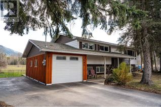 House for Sale, 900 Moss Street, Revelstoke, BC