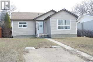 Detached House for Sale, 117 4th Street W, Coronach, SK