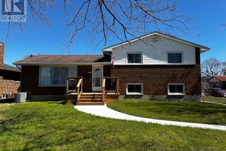 Detached House for Sale, 49 Simonton Drive, Chatham, ON