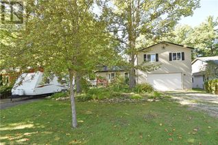 Detached House for Sale, 9685 Army Camp Road, Lambton Shores, ON