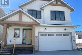 Detached House for Sale, 23 Eaton Crescent, Red Deer, AB