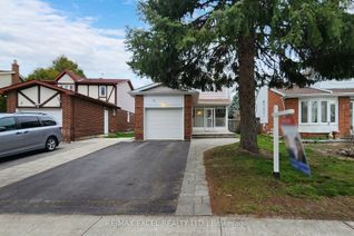 Detached House for Sale, 5 Oakhaven Dr, Toronto, ON