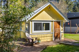 Cottage for Sale, 6148 Aldergrove Dr, Courtenay, BC