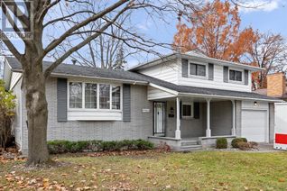 Detached House for Sale, 3585 Avondale Avenue, Windsor, ON