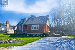 Detached House for Sale, 2 Crerar Drive, Chatham, ON